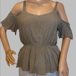 Hippie Rose Cold Shoulder Short-Sleeved Olive Green Top Blouse Size Small NWT
